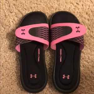Under Armour slides pink/ black adjustable Velcro